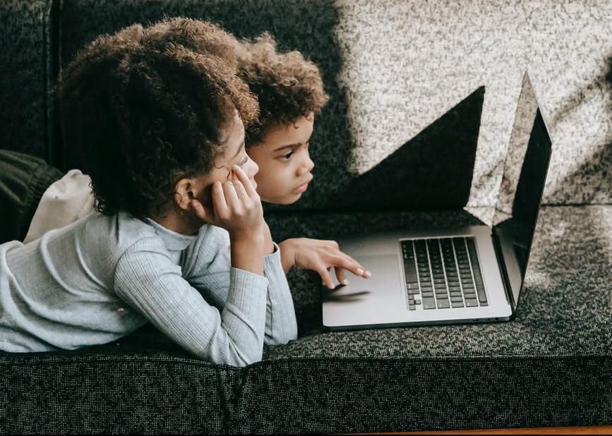 Struggling with your kids’ screentime? How much screen time is too&nbsp;much?