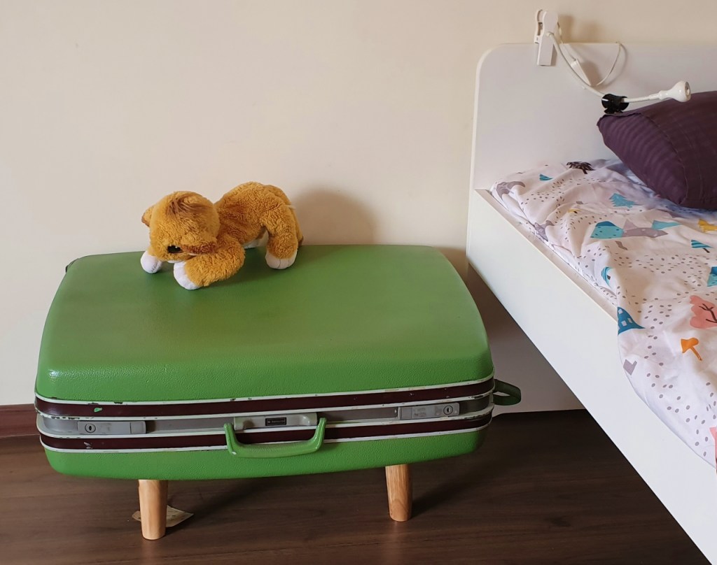 From Vintage to Contemporary – Upcycled DIY Suitcase & Vanity&nbsp;Organiser