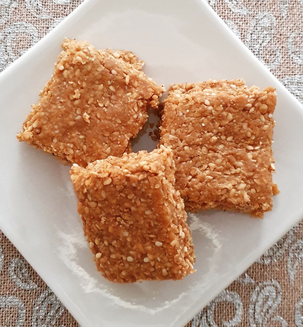Easy Healthy Recipes: Sesame and Jaggery Squares&nbsp;(Tilgud)