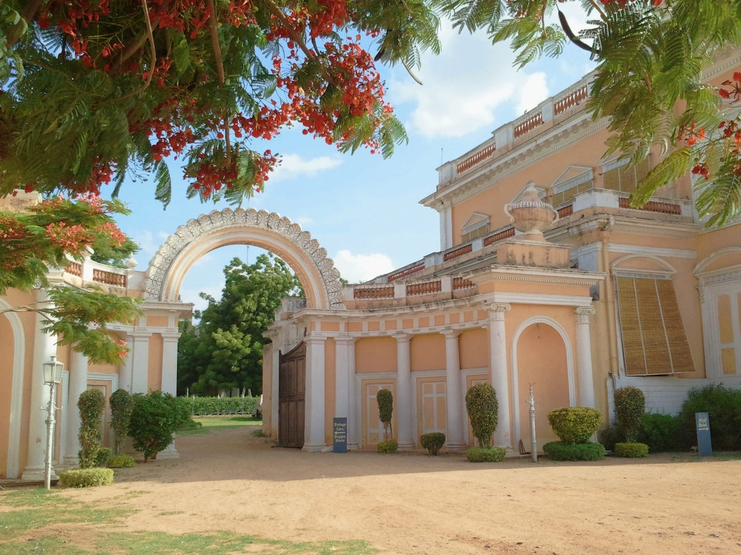 chowmahalla palace grounds in the summer