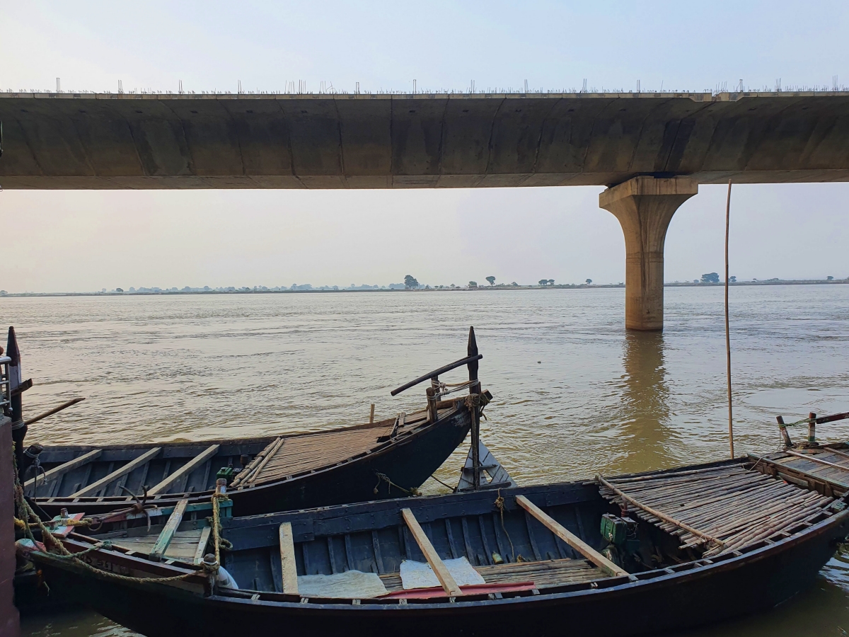 boats parked on river front at gandhi ghat patna