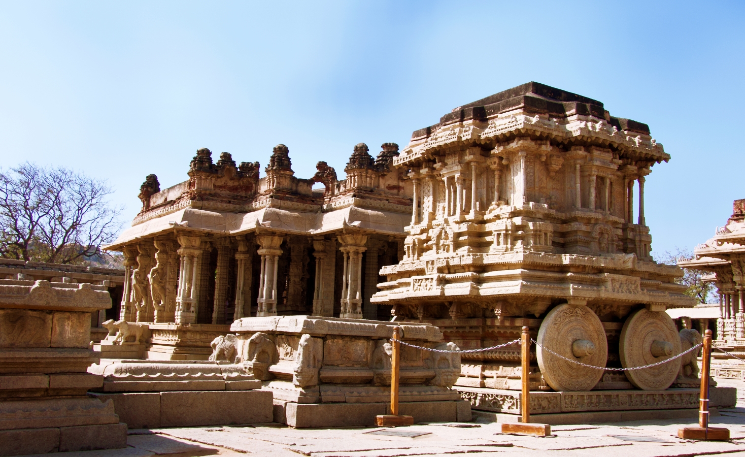 The impressive Stone chariot of hampi