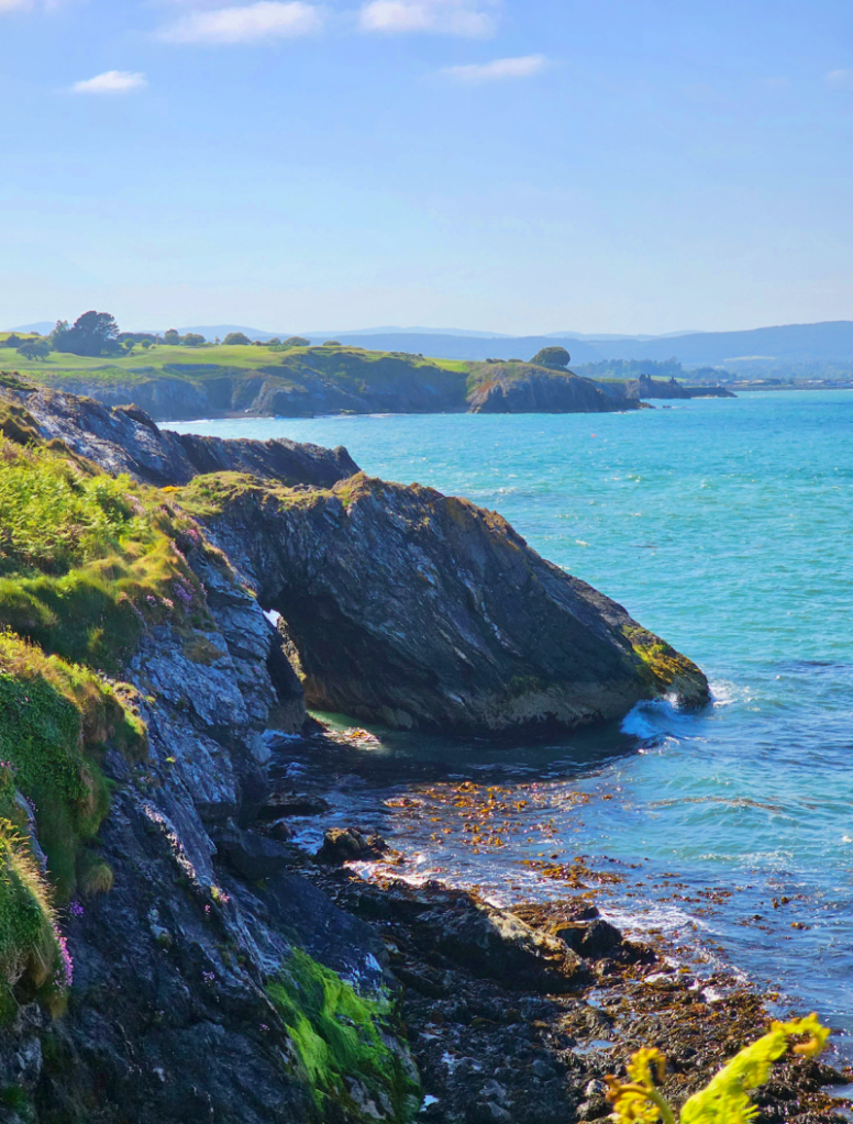 Glen Beach Cliff Walk, Ireland