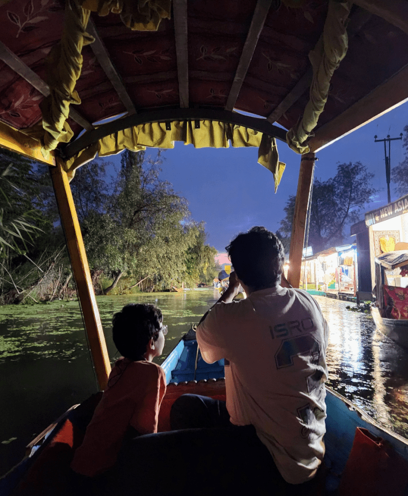 Srinagar Dal Lake market