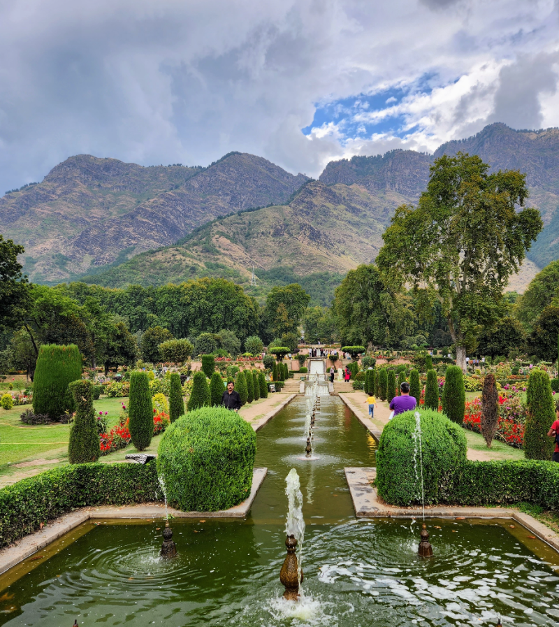mughal gardens in srinagar