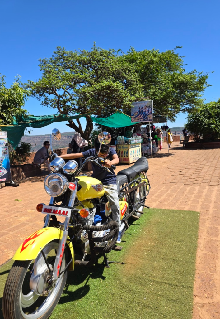 Golmaal Bike at Mahabaleshwar's Elephant Head point