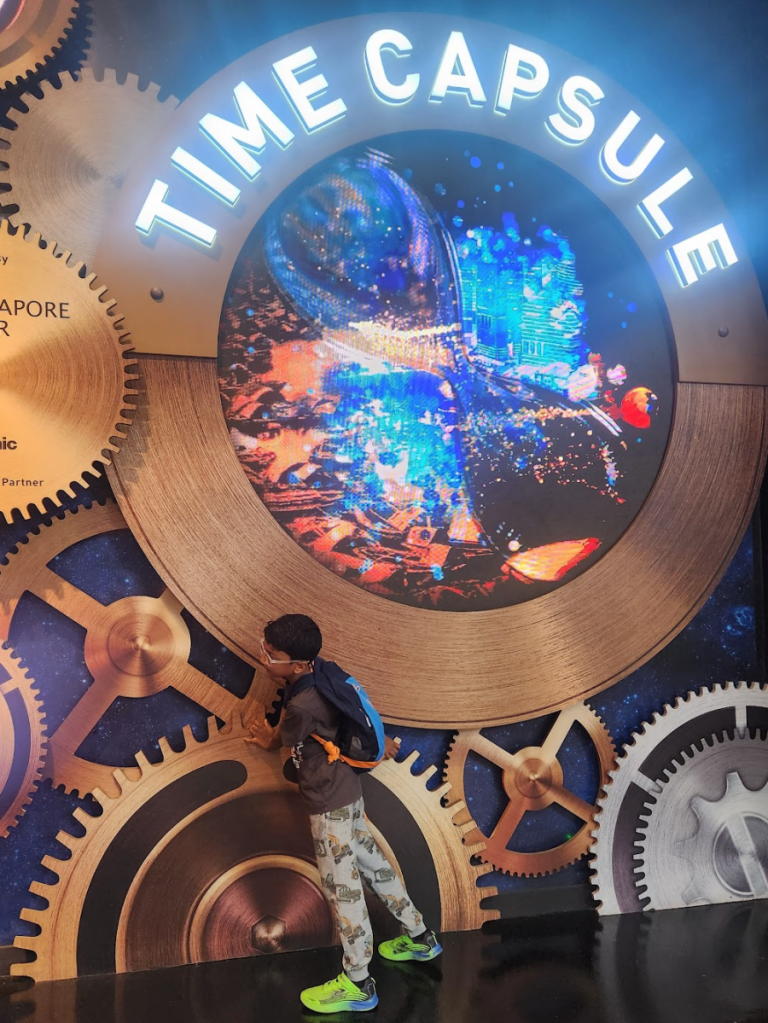 Singapore flyer time capsule