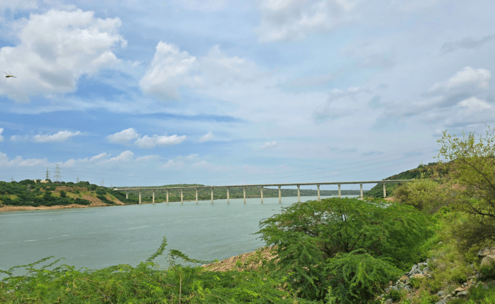 Nagarjuna Sagar Dam bridge