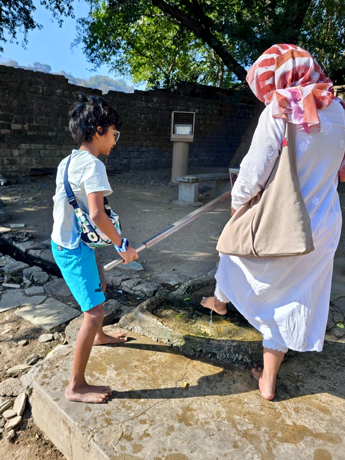 hand pump at 1000 pillar temple