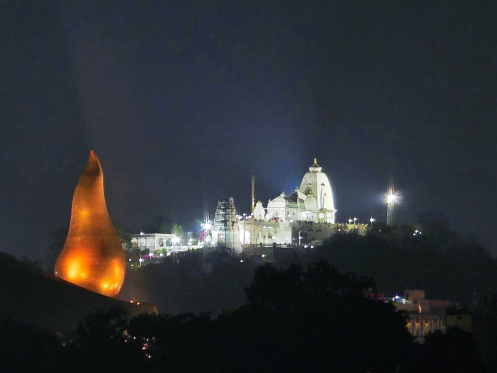 Hyderabad Birla Mandir with Telangana Martyr's memorial flame