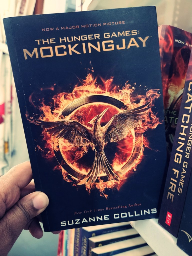 Suzanne Collins_Mockingjay hunger games series review